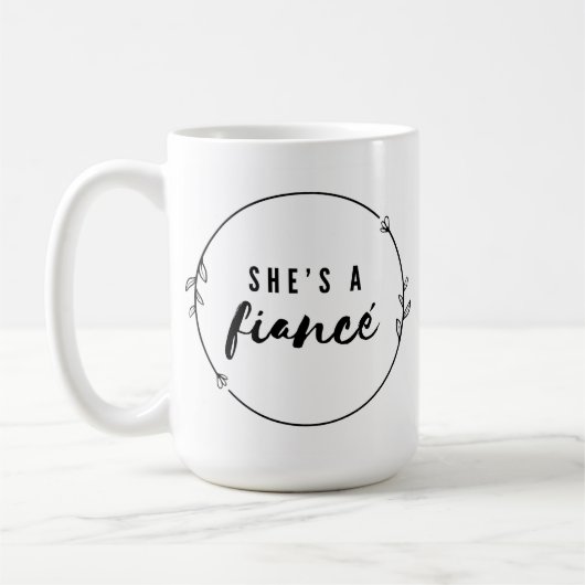 She’s a Fiancé Elegant Engagement Bride to Be Gift Koffiemok (Links)