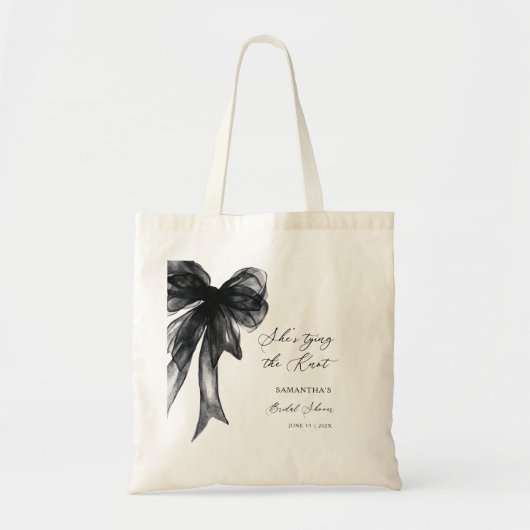 She’s Tying The Knot Black Bow Bridal Shower Tote Bag (Voorkant)