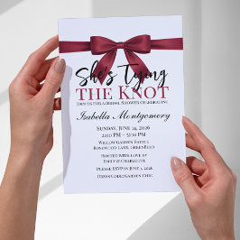 She’s Tying the Knot Theme Burgundy Bow Kaart