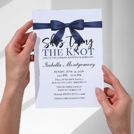She’s Tying the Knot Theme Navy Blue Bow Kaart