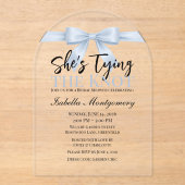 She’s Tying the Knot Theme Sky Blue Bow Acryl Uitnodigingen (Voorkant)