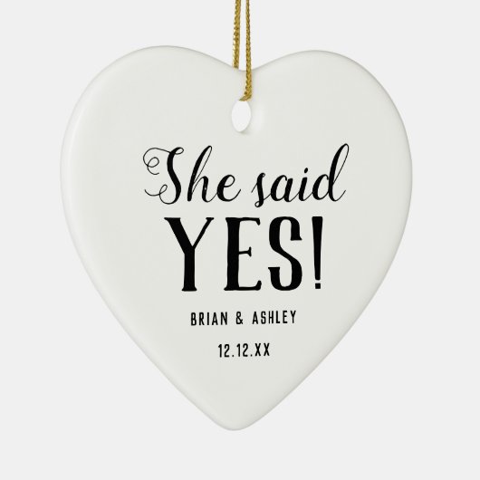 She said Yes! Engaged Photo Keramisch Ornament (Rechts)