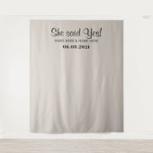 She Said Yes Photo Booth Engagement Backdrop  Wandkleed (Voorkant)