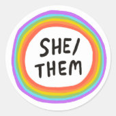 SHE / THEM Pronouns Rainbow Handlettering Set van Ronde Sticker (Voorkant)