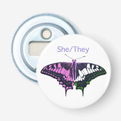 She/They Non-Binary Flag Swallowtail Butterfly Button Flesopener (Voorkant)