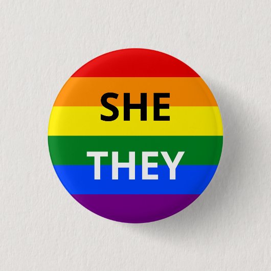 She/They Pronoun Rainbow Badge Ronde Button 3,2 Cm (Voorkant)