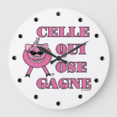 She Who Dares Wins French Saying Wall Clock Grote Klok (Voorkant)