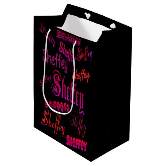 Sheffey Fonts - Roze en Rood Medium Cadeauzakje (Voorkant Gekanteld)