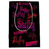 Sheffey Fonts - Roze en Rood Medium Cadeauzakje (Voorkant)