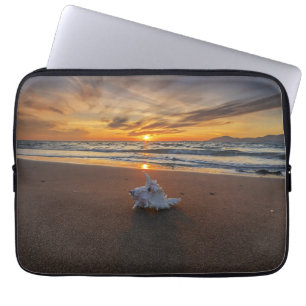 Shell bij het strand op zonsondergang eiland Kos Laptop Sleeve