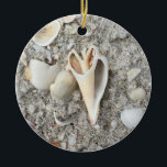 Shell Heart Spiral op Beach ornament gepersonalise<br><div class="desc">Deze schelp deed me denken aan zowel een spiraal als een hart.  Wat een speciale creatie.</div>