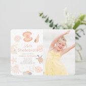 Shellebrate Seashell Roze Verjaardag Foto Kaart (Staand voorkant)