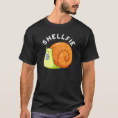 Shellfie Funny Snail Selfie Pun Dark BG T-shirt (Voorkant)