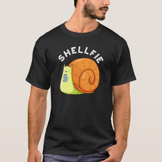 Shellfie Funny Snail Selfie Pun Dark BG T-shirt (Voorkant)
