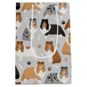 Sheltie Dog Botten en Paws Medium Gift Bag Cadeauzakje (Achterkant)