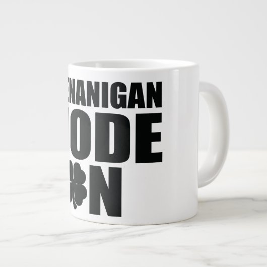 Shenanigan-modus ingeschakeld grote koffiekop (Voorkant rechts)