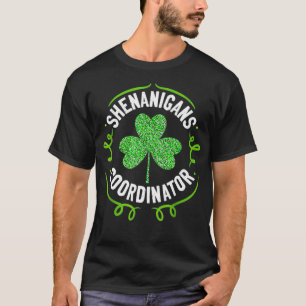 Shenanigans Coordinator komt leraar in staat tot s T-shirt