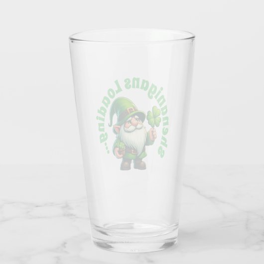 Shenanigans Loading Funny St. Patrick's Gnome Glas (Achterkant)