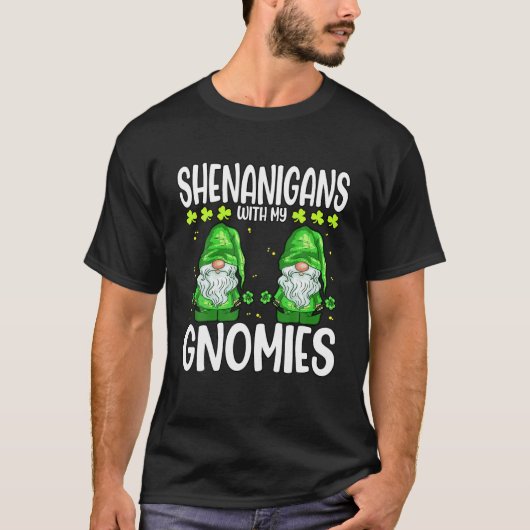 Shenanigans met mijn gnomen St. Patricks Shamrock T-shirt (Voorkant)
