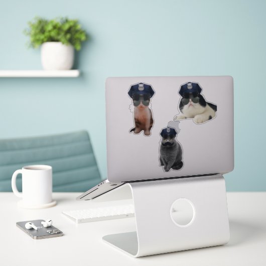 Sheriff Cat Sticker (Laptop op bureau)
