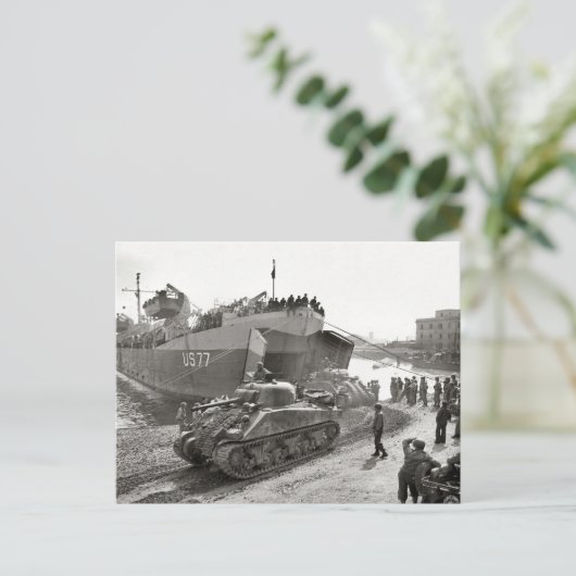 Shermantanks van de Tweede Wereldoorlog die in Anz Briefkaart (Staand voorkant)