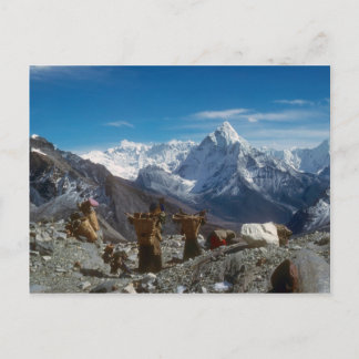 Sherpanis die klimladingen vervoert briefkaart