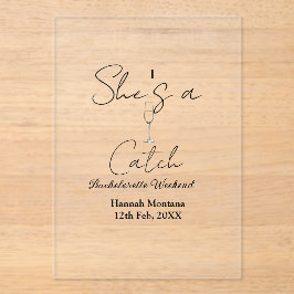 She's a catch champagne bottle bachelorette weeken acryl uitnodigingen