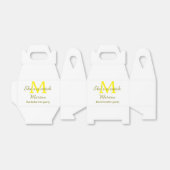 She's a catch yellow monogram bachelorette party n bedankdoosjes (Uitgevouwen)