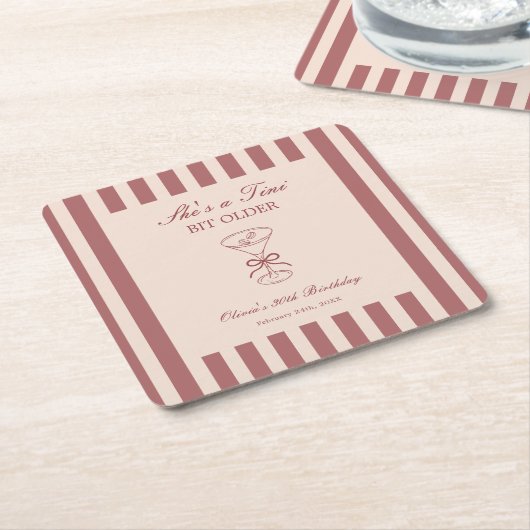 She's A Tini Bit Older Coffee Martini Birthday Kartonnen Onderzetters (Schuin)