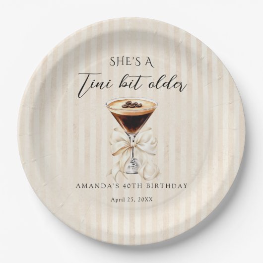 She's a Tini Bit Older Espresso Martini Birthday Papieren Bordje (Voorkant)