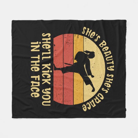 She's Beauty She's Grace She'll Kick You In The Fa Fleece Deken (Voorkant (Horizontaal))