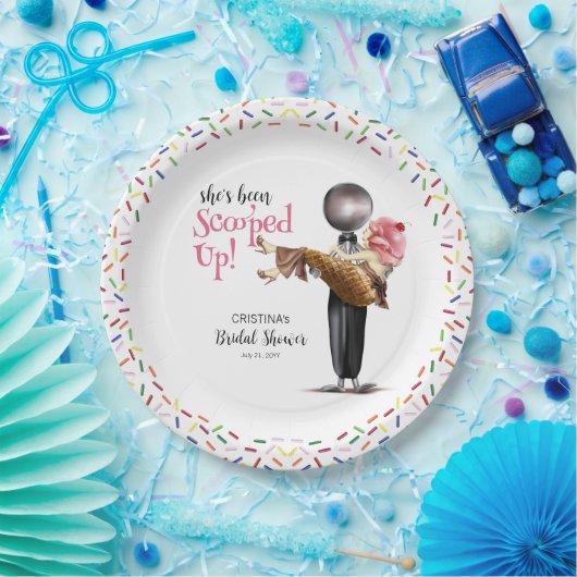 She's Been Scooped Up Strawberry Ice cream Bridal Papieren Bordje (Feest)