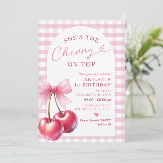 She's Cherry op de Gingham Pink Birthday Bow Kaart (Staand voorkant)