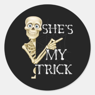 Shes Mijn Trick Skelet Matching Paar Halloween C Ronde Sticker