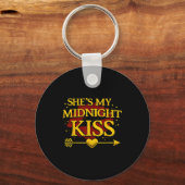 She's My Midnight Kiss Matching Couples Valentine’ Sleutelhanger (Voorkant)