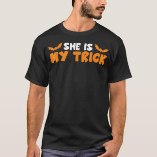 Shes My Trick Halloween Night Bat Snoep Magic 1291 T-shirt