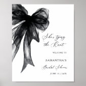 She's Tying The Knot Black Bow Bridal Shower Poster (Voorkant)