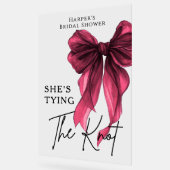 She's Tying The Knot Red Bow Welcome Sign Acryl Bord (Hoek)