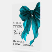 She's Tying The Knot Turquoise Bow Welcome Sign Acryl Bord (Hoek)
