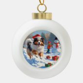 Shetland herdershond loopt sneeuw met kerst Pet Keramische Bal Ornament (Voorkant)