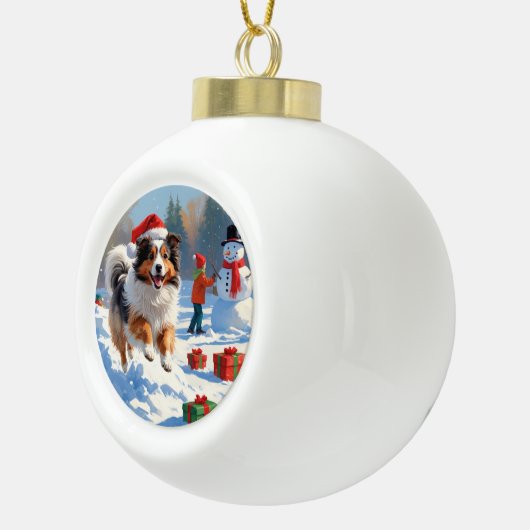 Shetland herdershond loopt sneeuw met kerst Pet Keramische Bal Ornament (Rechts)