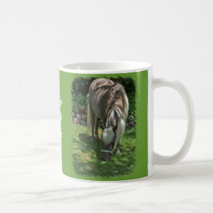 Shetland Pony Fotografie grazen op de Waaide. Koffiemok