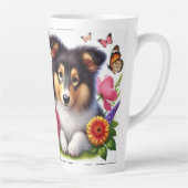 Shetland Sheepdog met bloemen en vlinders Latte Mok (Rechts)