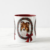 Shetland Sheepdog Sheltie met kerstcadeaus Tweekleurige Koffiemok (Center)
