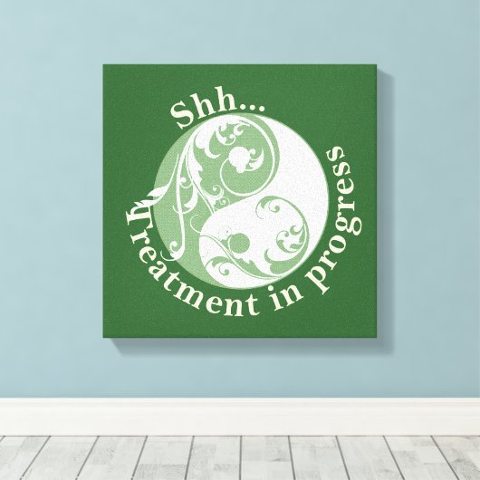 Shh Treatment in progress, Scrolling Yin en Yang Canvas Afdruk (Insitu (Houten vloer))