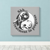 Shh Treatment in progress, Scrolling Yin en Yang Canvas Afdruk (Insitu (Houten vloer))