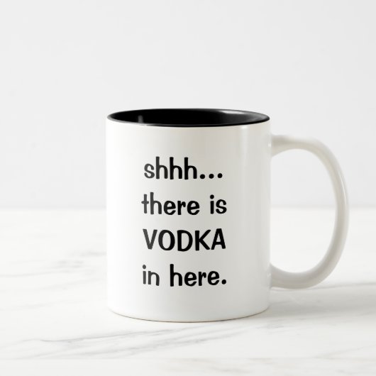Shhh... hier is VODKA in de Mok (Rechts)