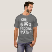 Shhh Im Doing Math Funny Fitness Gym Weightlifting T-shirt (Voorkant volledig)