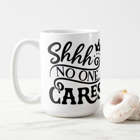 Shhh niemand geeft typografie Inspirerend quote Koffiemok (Met donut)