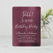 Shhh! Surprise Bourgondische verjaardagsfeestje Kaart (Staand voorkant)